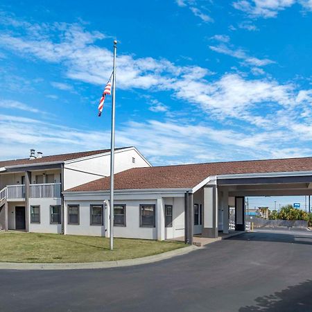 Quality Inn & Conference Center Panama City Exterior photo